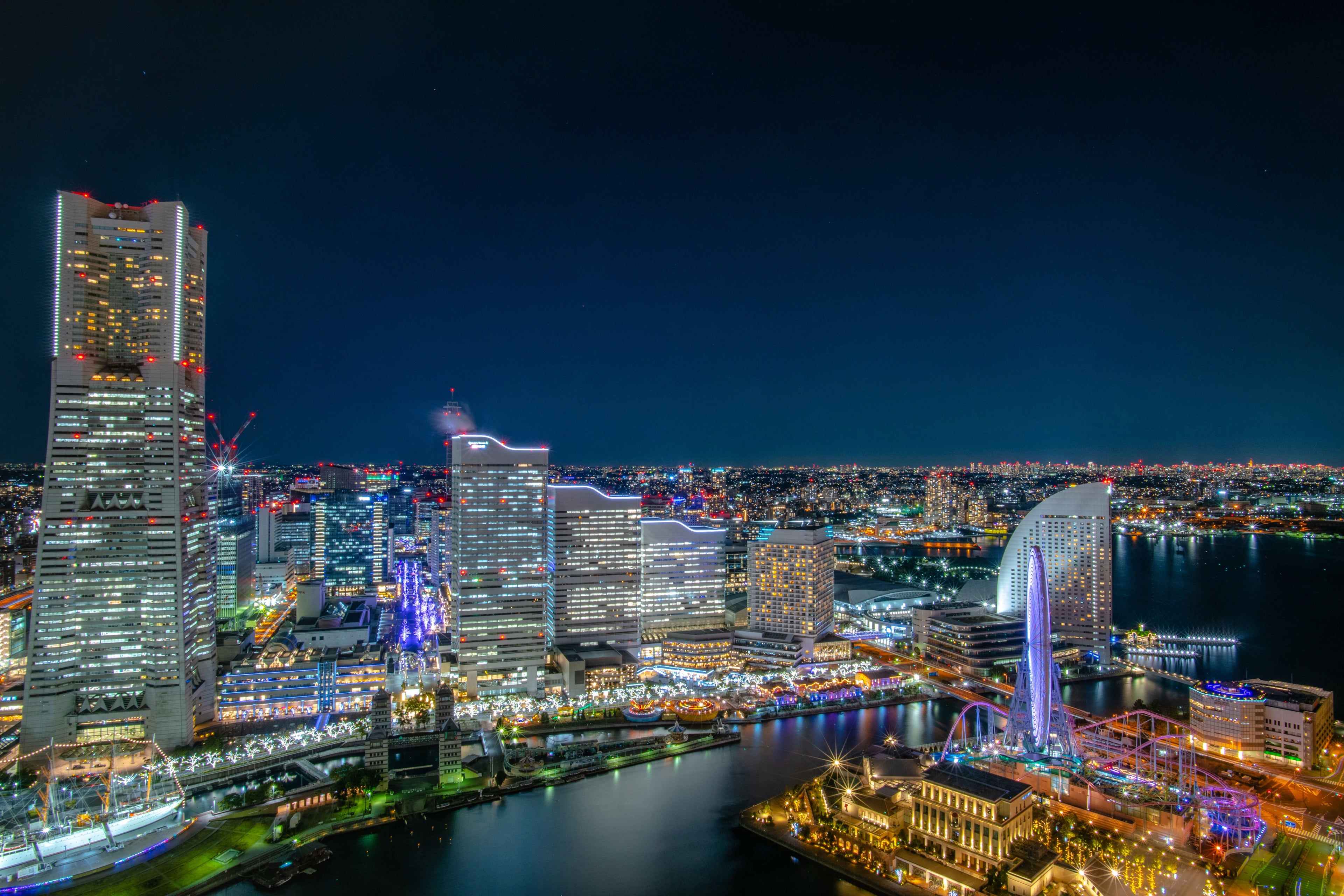 輝く港町 三好 航海